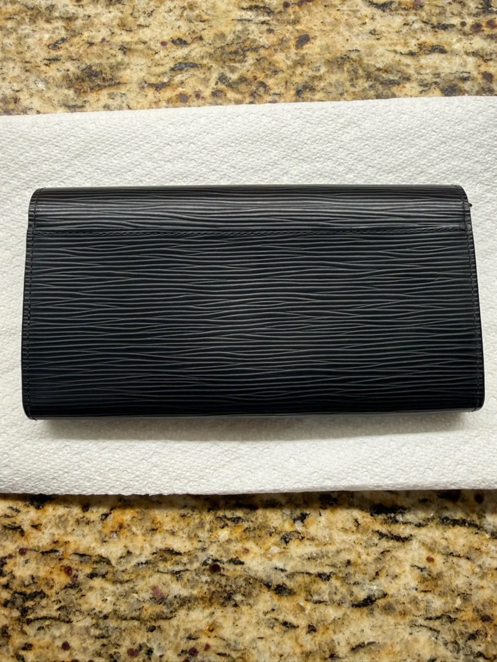 LOUIS VUITTON  Epi Portefeuille Sarah Wallet in Black - Picture 5 of 7